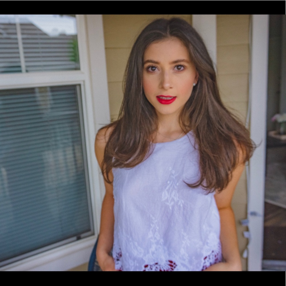 White Sleveless Lace Top